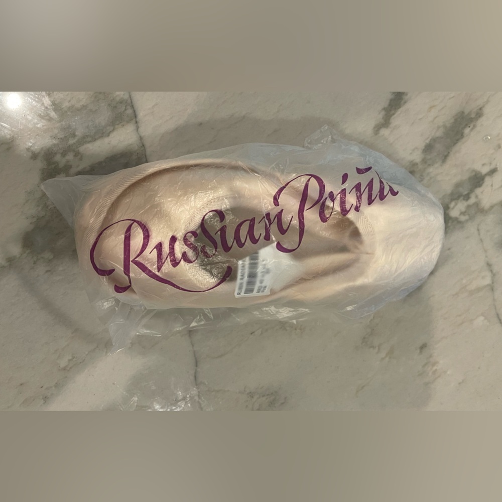 RP (Russian Pointe) Rubin Radiance Pointe Shoes Size 40W3V2F